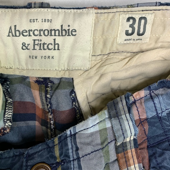 Abercrombie & Fitch Checkered Rugged Cargo Shorts - Picture 4 of 4